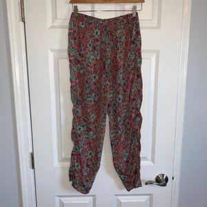 One size loose multicolor pants.